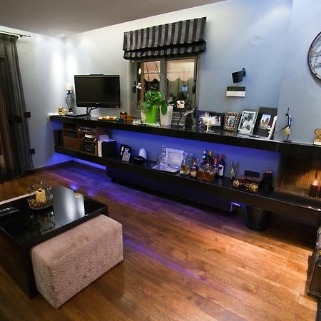 Deluxe Boutique Suite , Jacuzzi, Private Parking, Fireplace Thessaloníki Luaran gambar